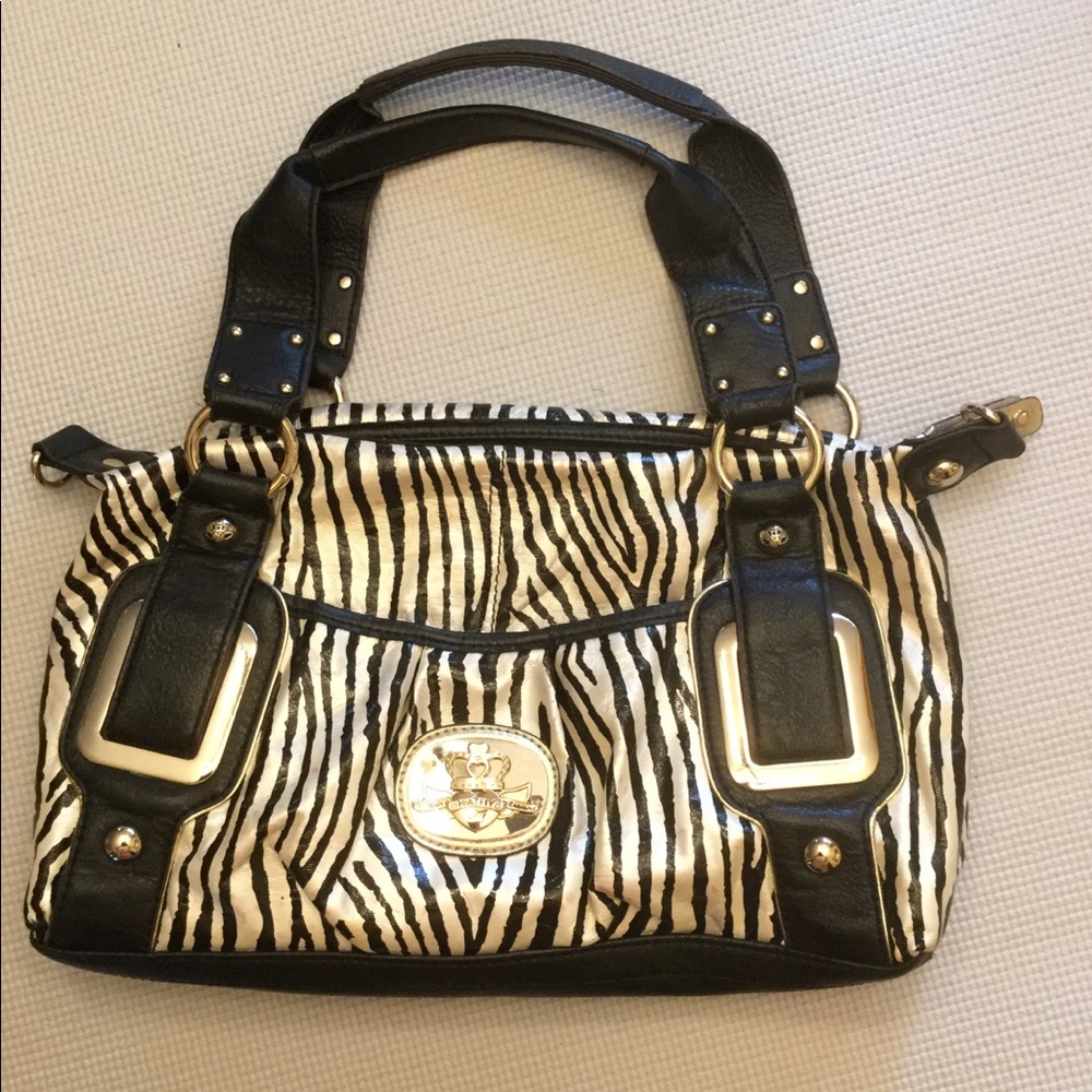Kathy Van Zeeland  Animal print shoulder bag